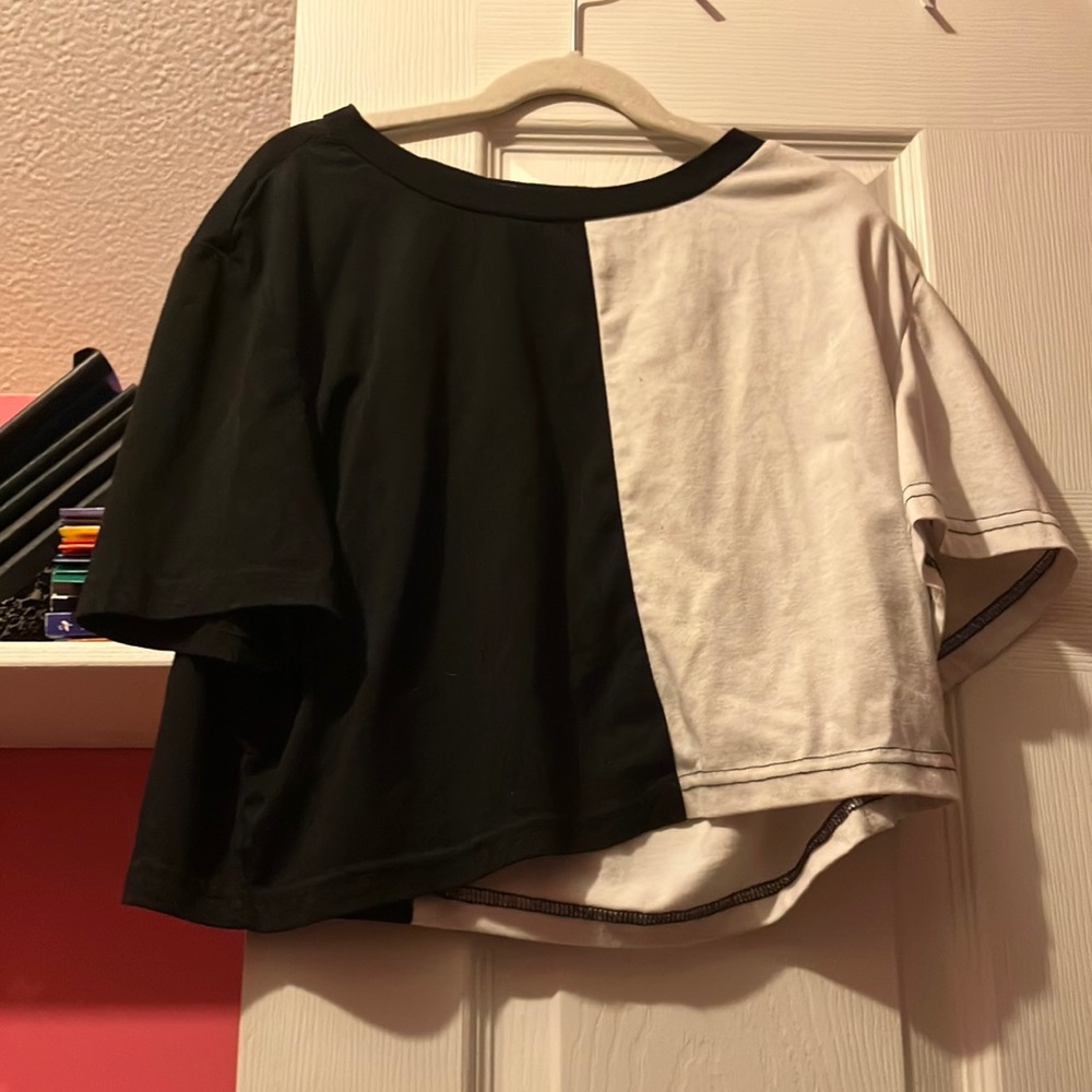 Romwe Black & White Cropped Shirt